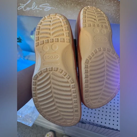 CROCS and Krispy Kreme Collab - Picture 2 of 9